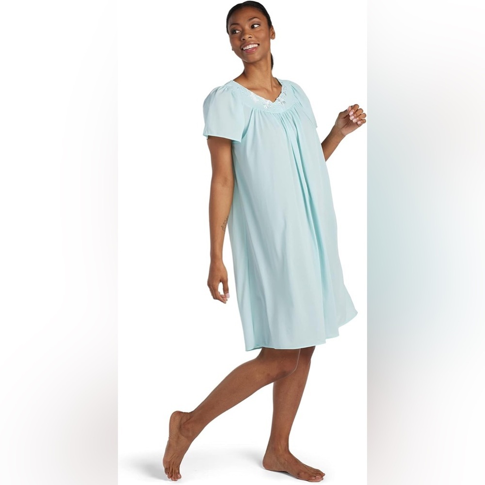 MISS ELAINE NYLON NIGHTGOWN